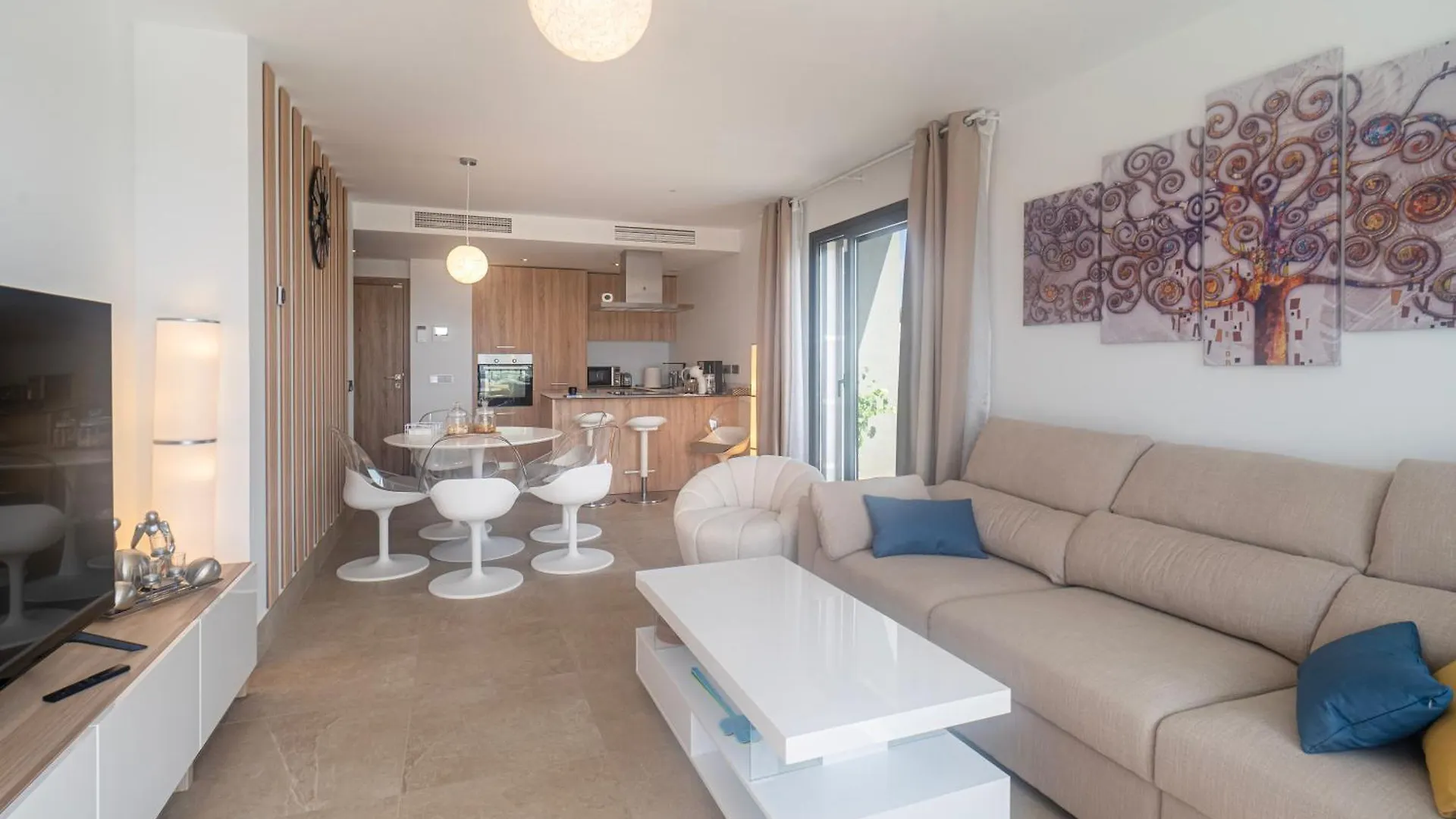 Sunny Casares I Apartment
