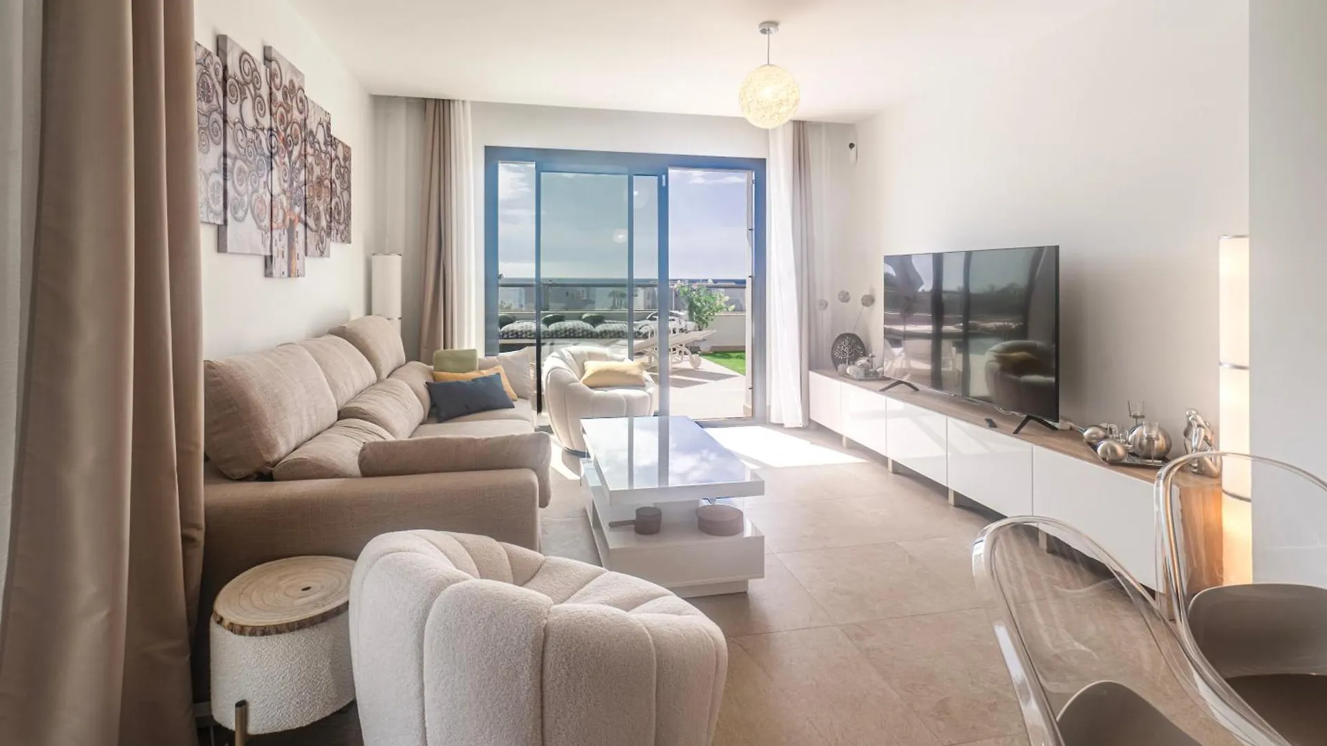 Sunny Casares I Apartment